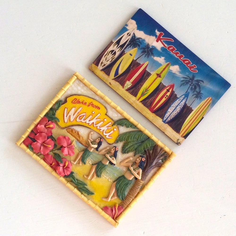 2 Vintage Style Hawaiian Themed Postcard Plaquettes
